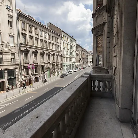 Kalvin 2020 Lägenhet Budapest
